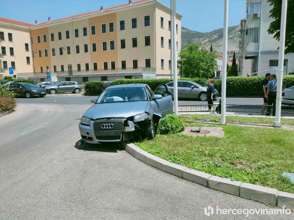 MOSTAR Sudar ispred gradske Vijećnice