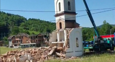 Crkva dvorište Fate Orlović Konjević polje