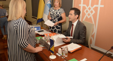 BUBALO Obilježili ste parkinge za stojadine i fiće!; ZELENIKA Nije Cim Kambodža!