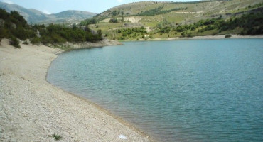 Iz jezera kod Livna izvučeno tijelo utopljenika