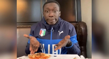 DOBIO OTKAZ PA POSTAO ZVIJEZDA Postao popularan ukazujući na ljudsku glupost, prati ga 76 milijuna ljudi