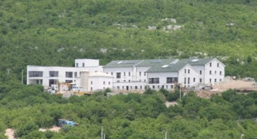 INVESTICIJA OD 4,5 MILIJUNA Iznad Mostara izgrađen moderni kompleks Islamske zajednice BiH