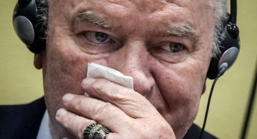 Ratko Mladić na izdisaju