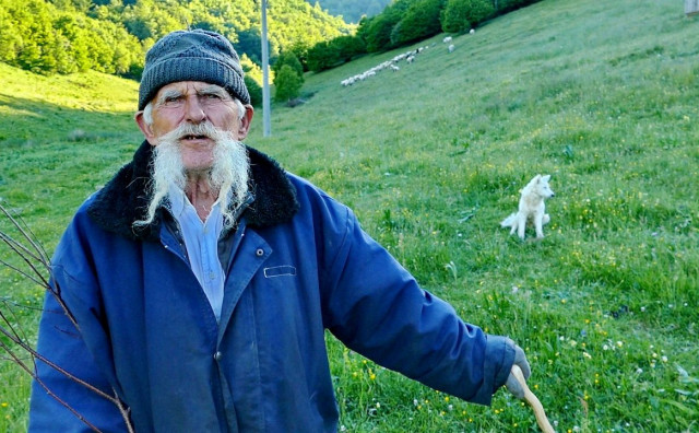 Nedo je najstariji pastir u BiH, u nedovršenoj vikendici spava, kuha i sprema bez struje i vode