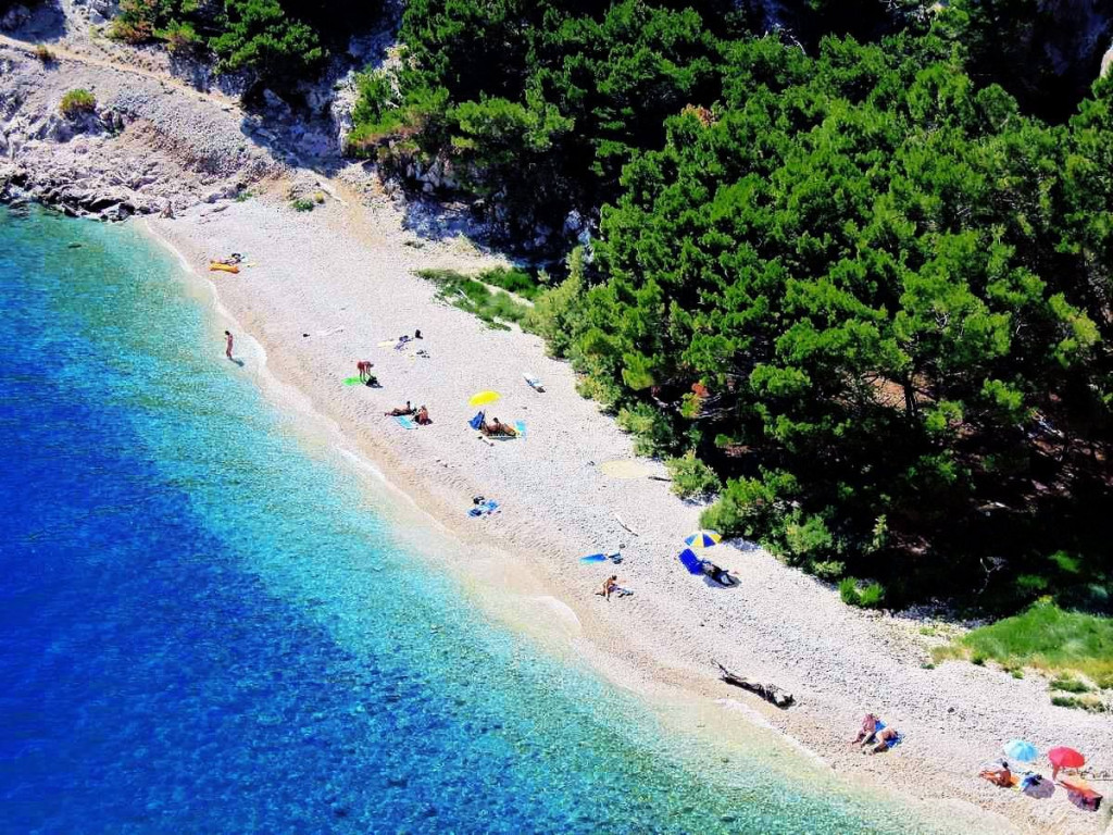 Nugal je trenutno jedna od najpopularnijih plaža Makarske rivijere
