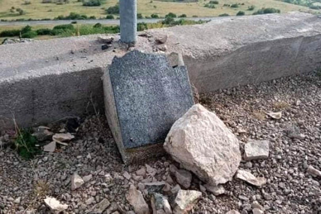BOROVA GLAVA Uništena spomen ploča poginulim hrvatskim braniteljima