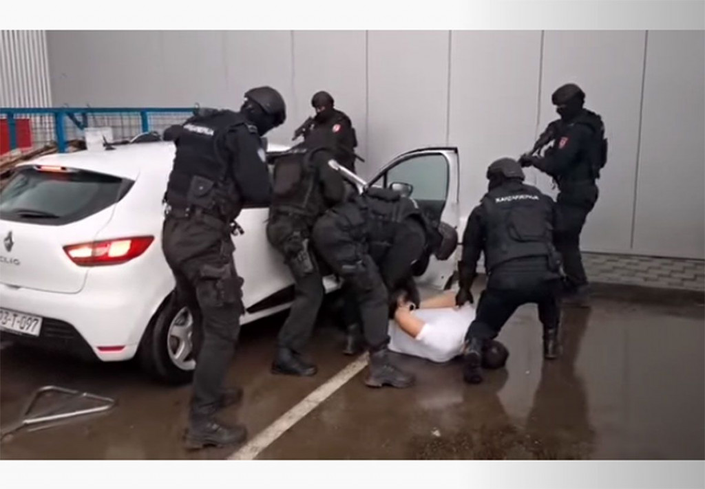 BOSNA Uhićen zbog ubojstva u Crnoj Gori, sa njim privedeni i policijski službenici
