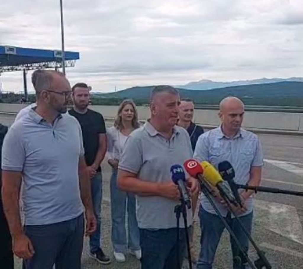 MOST i HRS "Hrvatska se prema Hrvatima u BiH ponaša kao prema Indijancima u rezervatima"