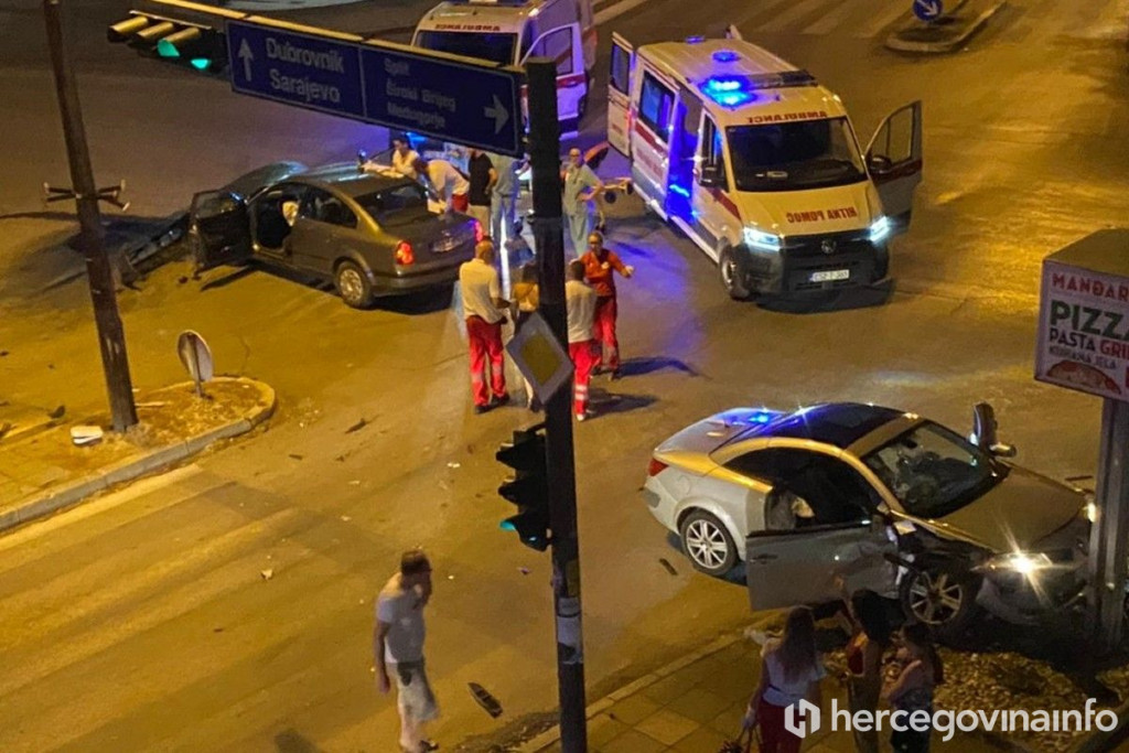 Dvije osobe ozlijeđene u prometnoj nesreći u Mostaru