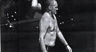 POLICIJA IZ NEUMA Prepoznajete li osobu sa slike? Javite se u najbližu policijsku postaju!