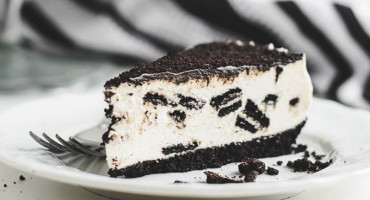 Najbrža sladoledna Oreo torta koju pravimo za vikend