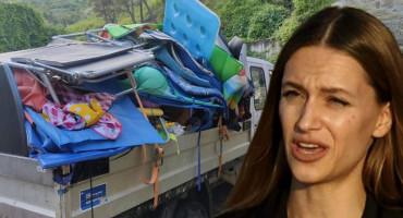 Mlada načelnica Podgore uklonila sve ručnike s plaže