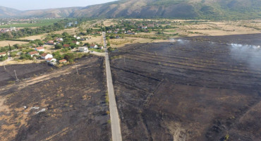 Vatrena stihija u Rodoču, požar zaprijetio i kućama, gori i u Bačevićima
