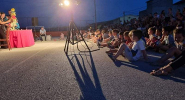 U Ortiješu održana lutkarska predstava na otvorenom 'Zmaj i princeze'
