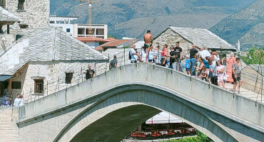 Stari most turisti