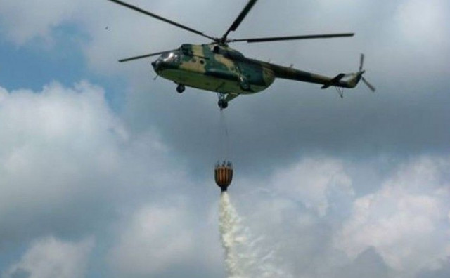 Helikopter OS BiH gasio požar u Drežnici: Za više od četiri sata izbacio 22.000 litara vode