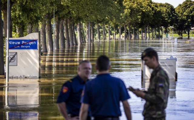 Poplave u Njemačkoj uništile gradove, pruge i ceste...