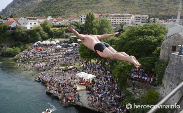 Povratak skakača iz Hrvatske u Mostar, dolaze prvi put nakon rata