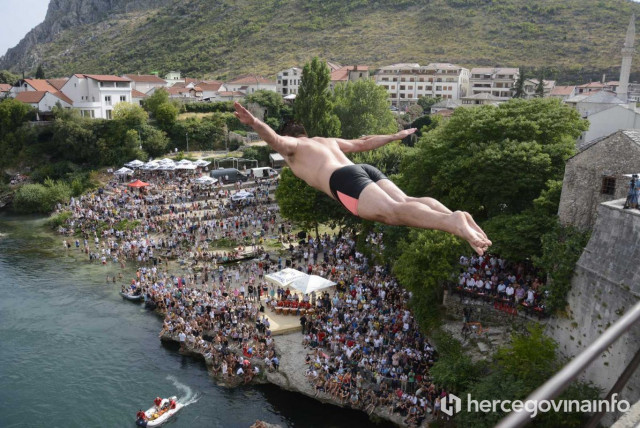 Povratak skakača iz Hrvatske u Mostar, dolaze prvi put nakon rata ...