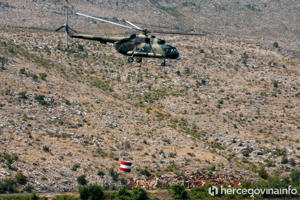 Stolac zatražio pomoć helikoptera pri gašenju požara