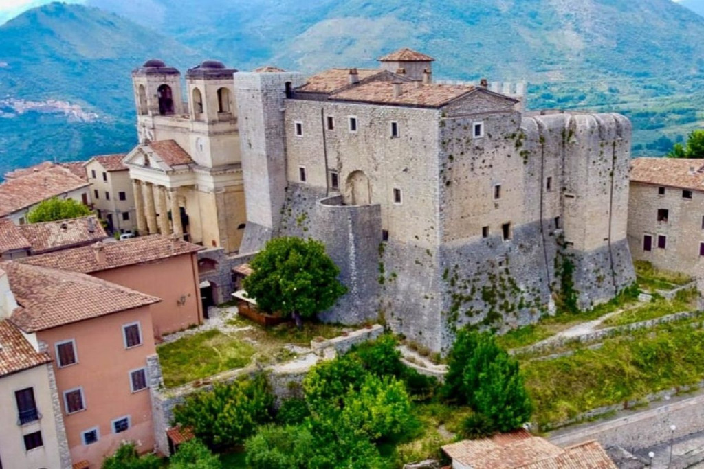 TVOJE JE SAMO DA DOĐEŠ Kuća ovdje košta jedan euro