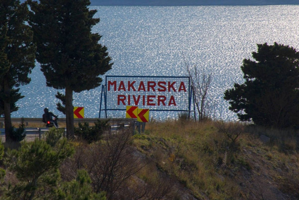 UNATOČ SVEMU Mjesto s Makarske rivijere puno turista iz BiH, sve podsjeća na rekordnu 2019. godinu