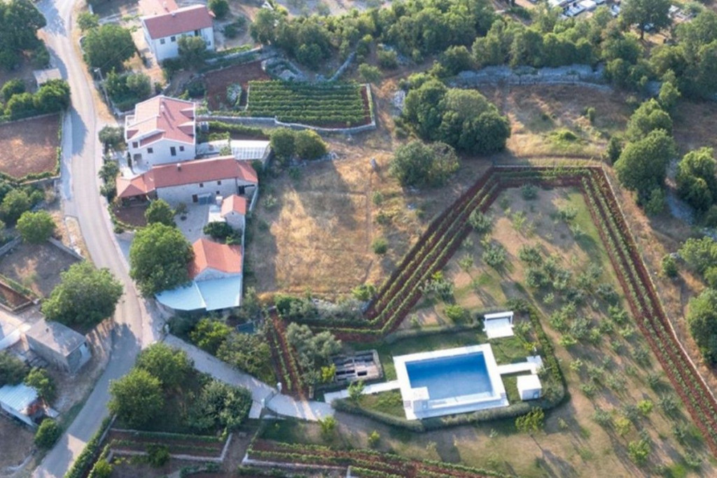 GRUDE Prodaje se Bandićeva hercegovačka hacijenda