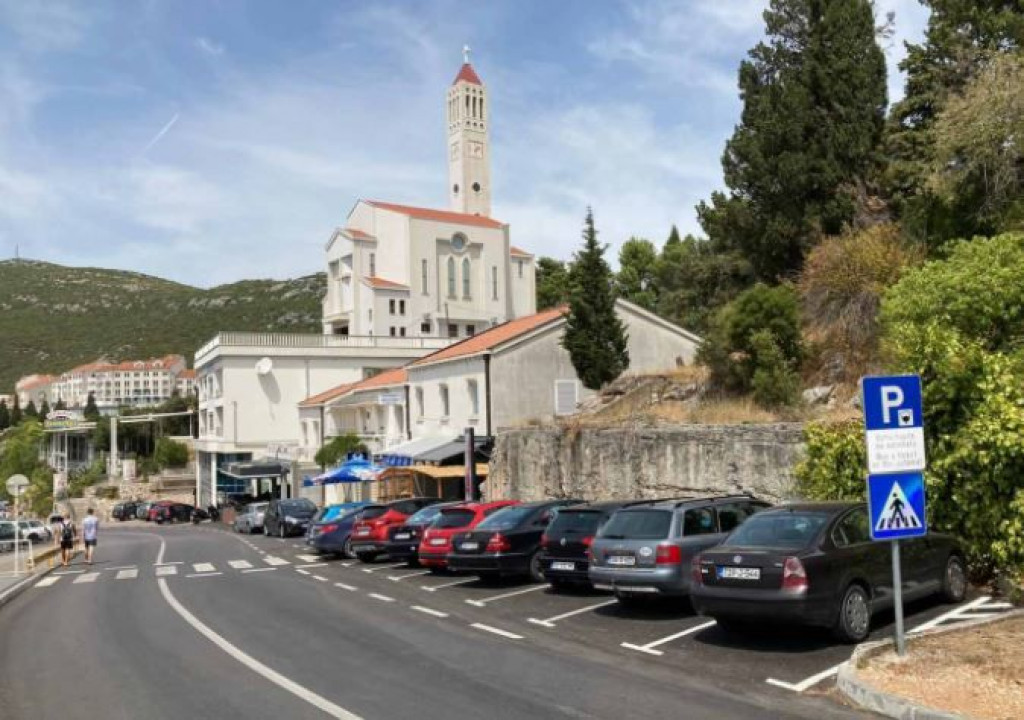 Neum,parking