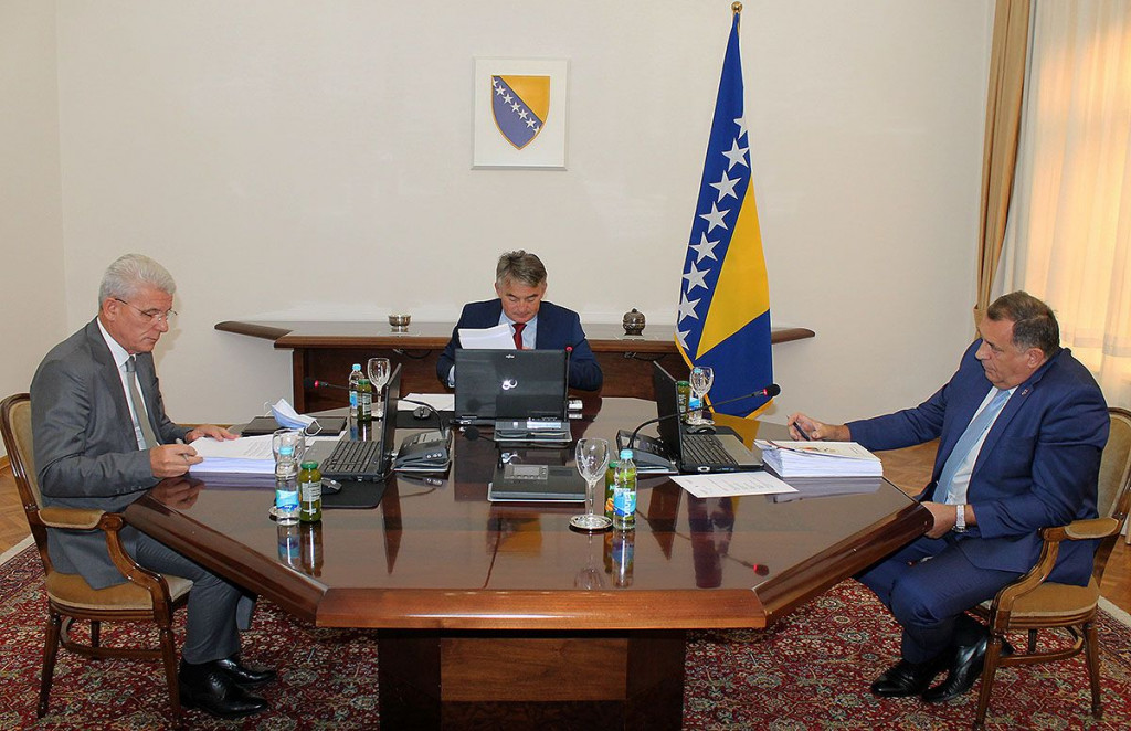 SJEDNICA PREDSJEDNIŠTVA BIH Dodik bio protiv svih odluka na dnevnom redu