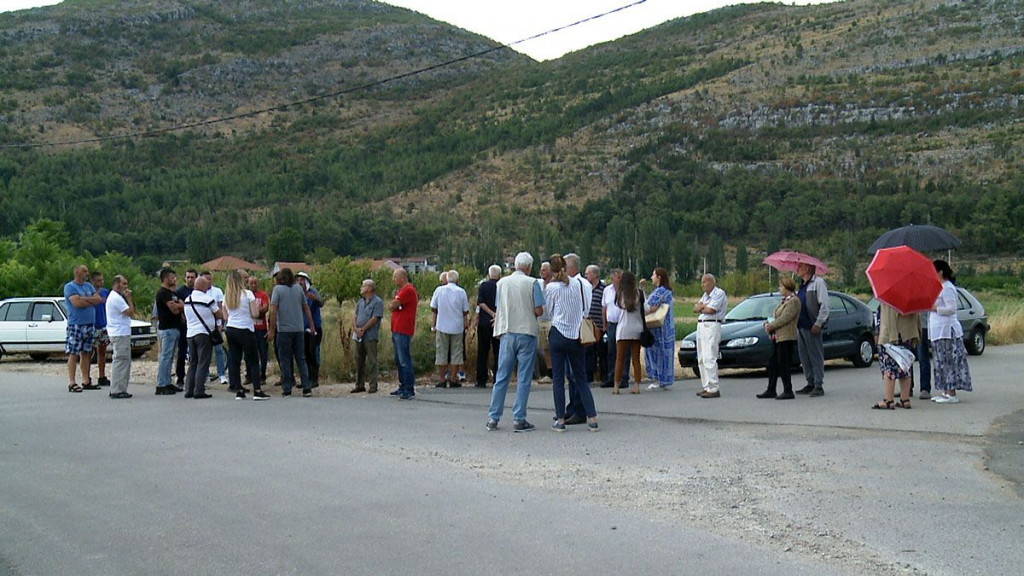 Trebinjci ustaju protiv vlasti: Branit ćemo svoju zemlju životima