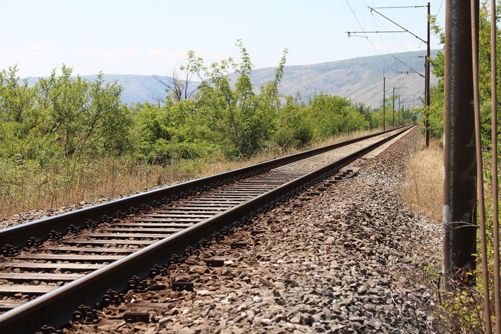 ISTRAGOM UTVRĐENO 29-godišnjakinja se bacila pod vlak kod Konjica