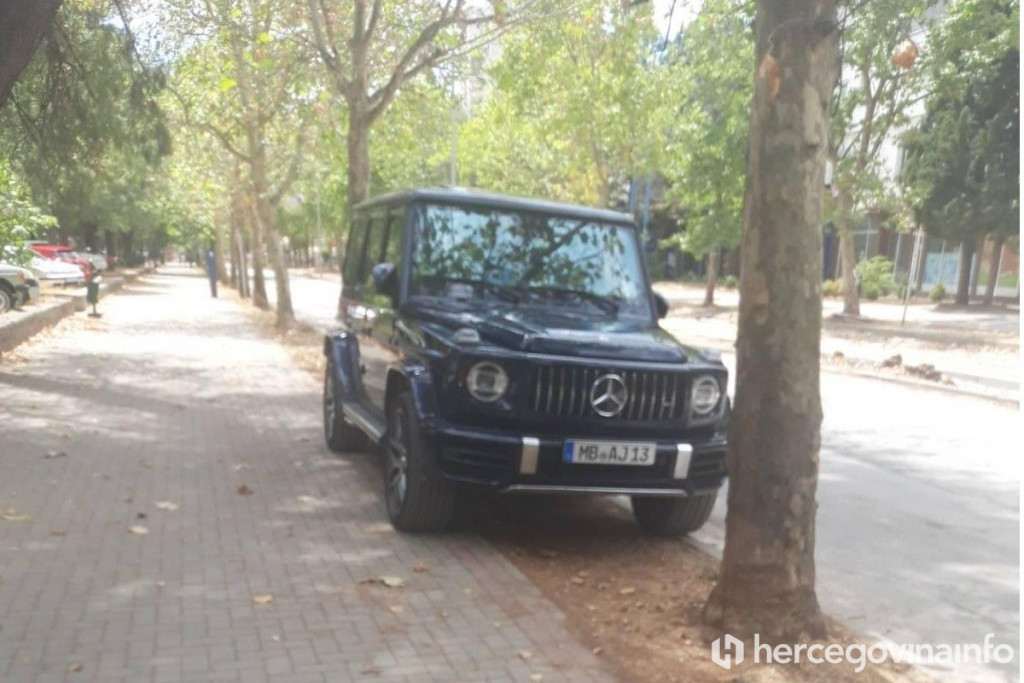 KOD NAS U NJEMAČKOJ Iz Bavarske Mercedesom direktno među stabla na Aveniji