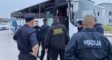 Izmještanje migranata policija Bihać