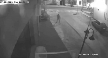 BIH Prijavljen nestanak maloljetnika, a on po gradu palio automobile i bacao bombe