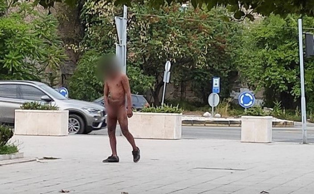 goli muškarac, čovjek, španjolski trg