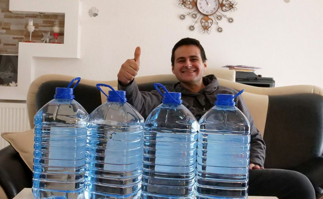Marin ima rijetku bolest zbog koje dnevno mora popiti preko 20 litara vode