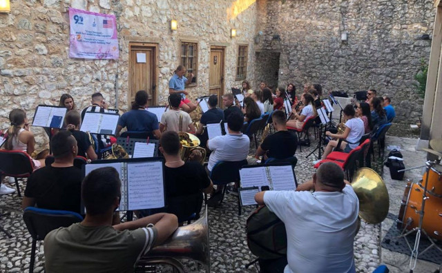 Mladi glazba orkestar