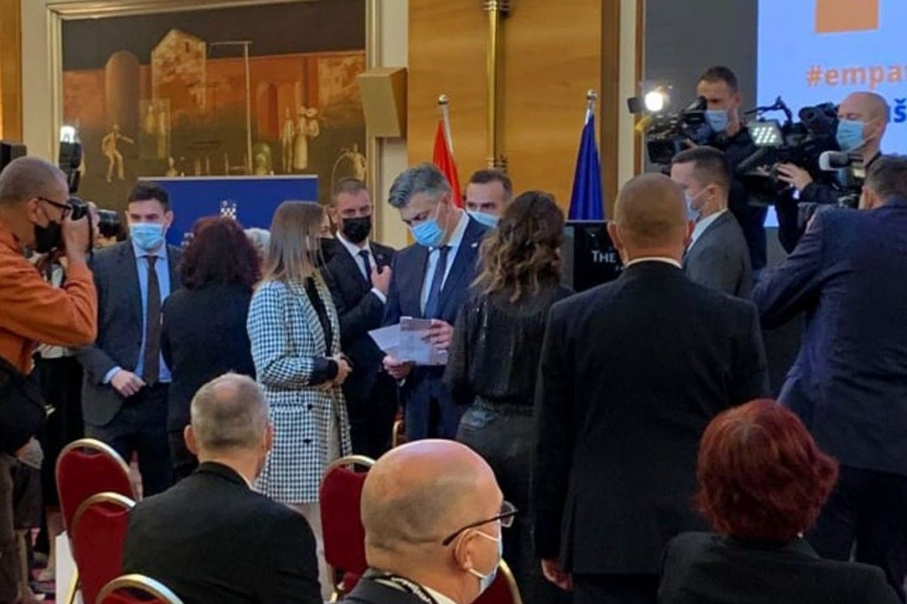 'MOLITVA MAJKE' Pismo majke iz Mostara uručeno Plenkoviću