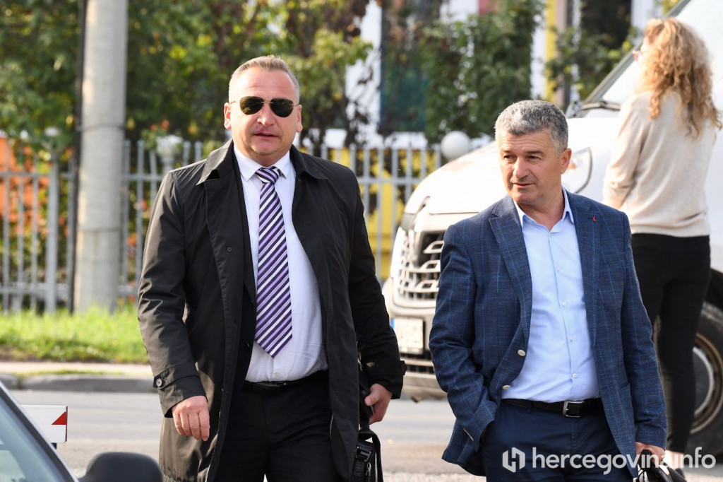 POSTAJE SVE ZANIMLJIVIJE Svjedokinja: "Solakova pomoćnica uzela svu dokumentaciju i nikad je nije vratila"