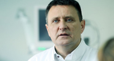 SKANDAL U RS Dr. Đajić istovremeno i ravnatelj bolnice i vodi Dodikov SNSD u Banja Luci