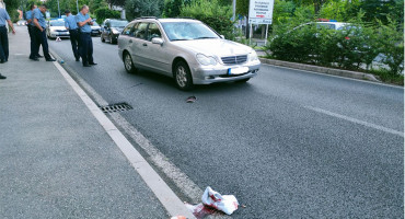 NA BULEVARU Autom udario pješaka