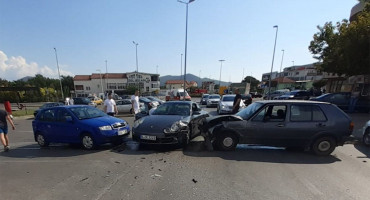 TROMEĐA 'Poljubili' Porschea s obje strane