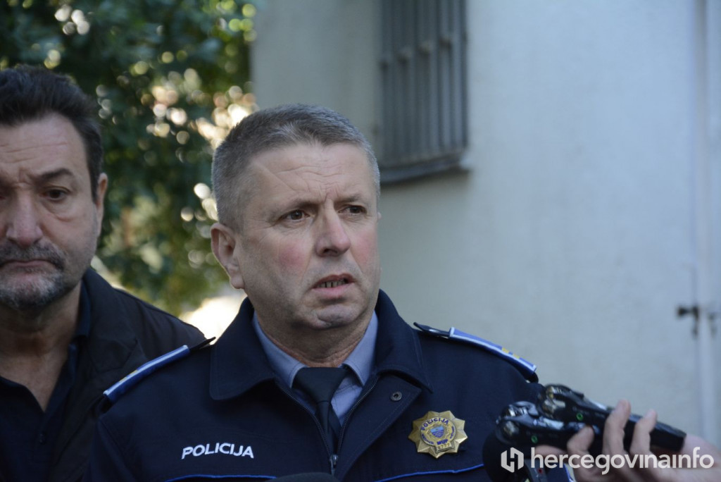 ŠTRAJK UPOZORENJA ŠAPTOM PAO Sindikat policije nezadovoljan "Vlada HNŽ kupuje vrijeme"