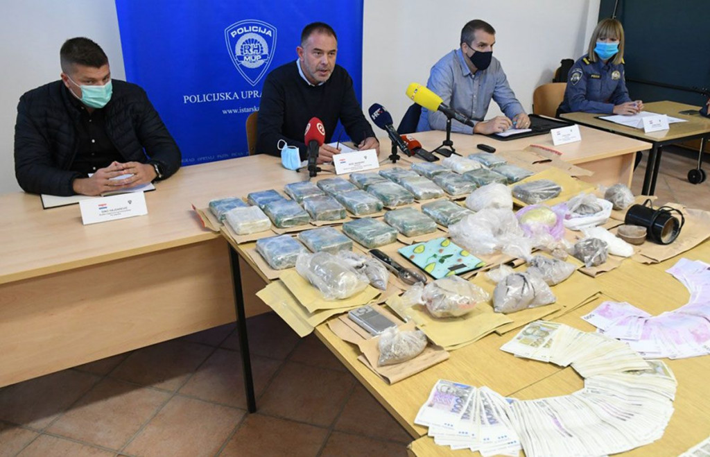 Hrvatska policija o drogama iz BiH: Zaplijenjeno 19 kg heroina, više od 1 kg amfetamina ...