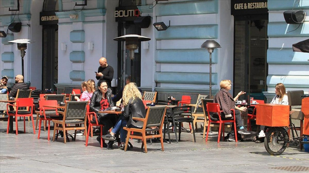 NOVE MJERE U kafiće i restorane samo uz covid propusnicu; Stranci u Srbiju samo uz certifikat