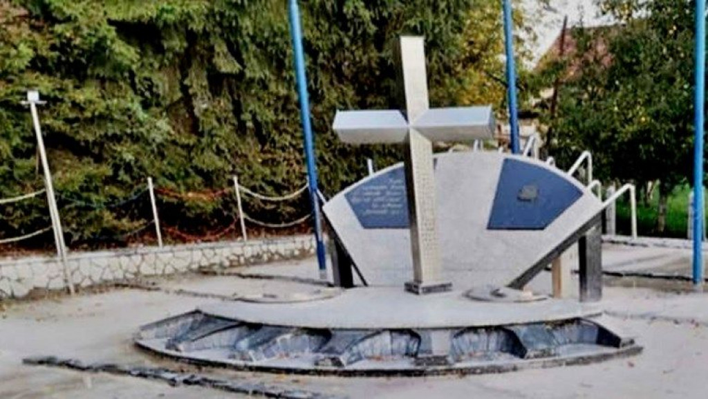 VANDALIZAM U VITEZU Polomljen spomenik poginulim Hrvatima
