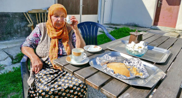 Baka Subha ima 93 godine, ne jede hrenovke, salame i paštete