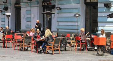 NOVE MJERE U kafiće i restorane samo uz covid propusnicu; Stranci u Srbiju samo uz certifikat