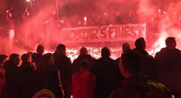 Navijači uz baklje i pjesmu dočekali igrače Zrinjskog