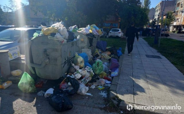 Dijelovi Mostara ponovno zatrpani smećem